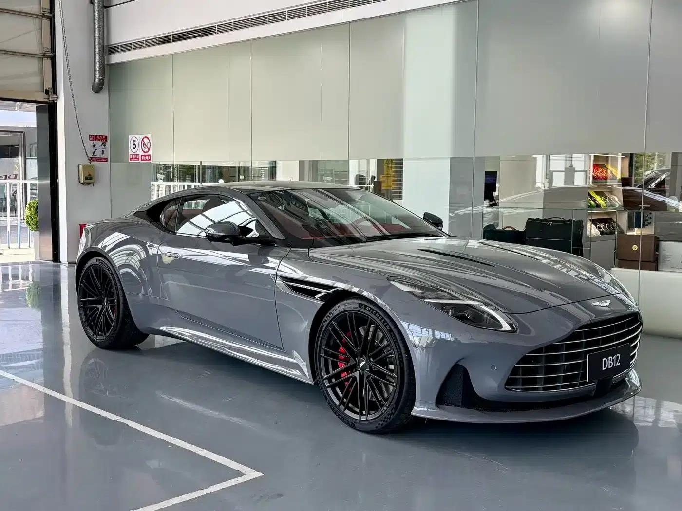 Aston Martin DB12 2025 4.0T V8 Coupe — миниатюра 4