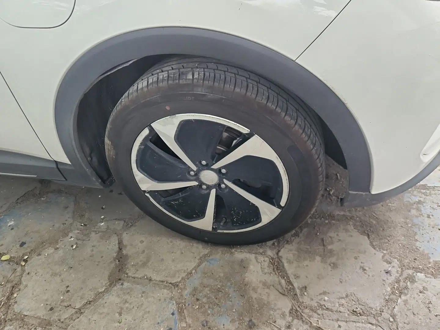 Hongqi E-HS3 2019 Zhilian Qiyue Two-Wheel Drive Version — миниатюра 8