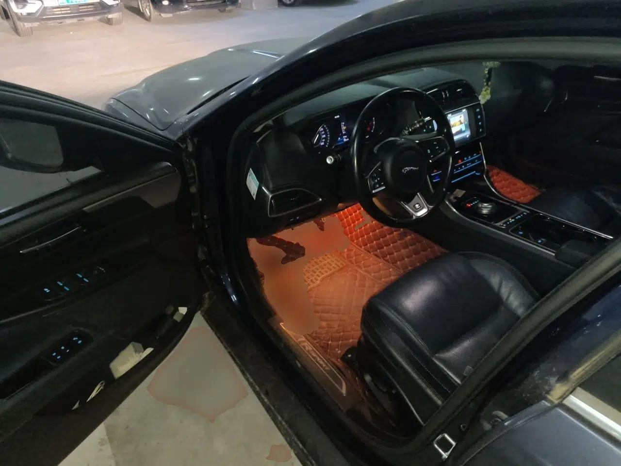 Jaguar XE 2015 2.0T 200 PS R-Sport — миниатюра 16