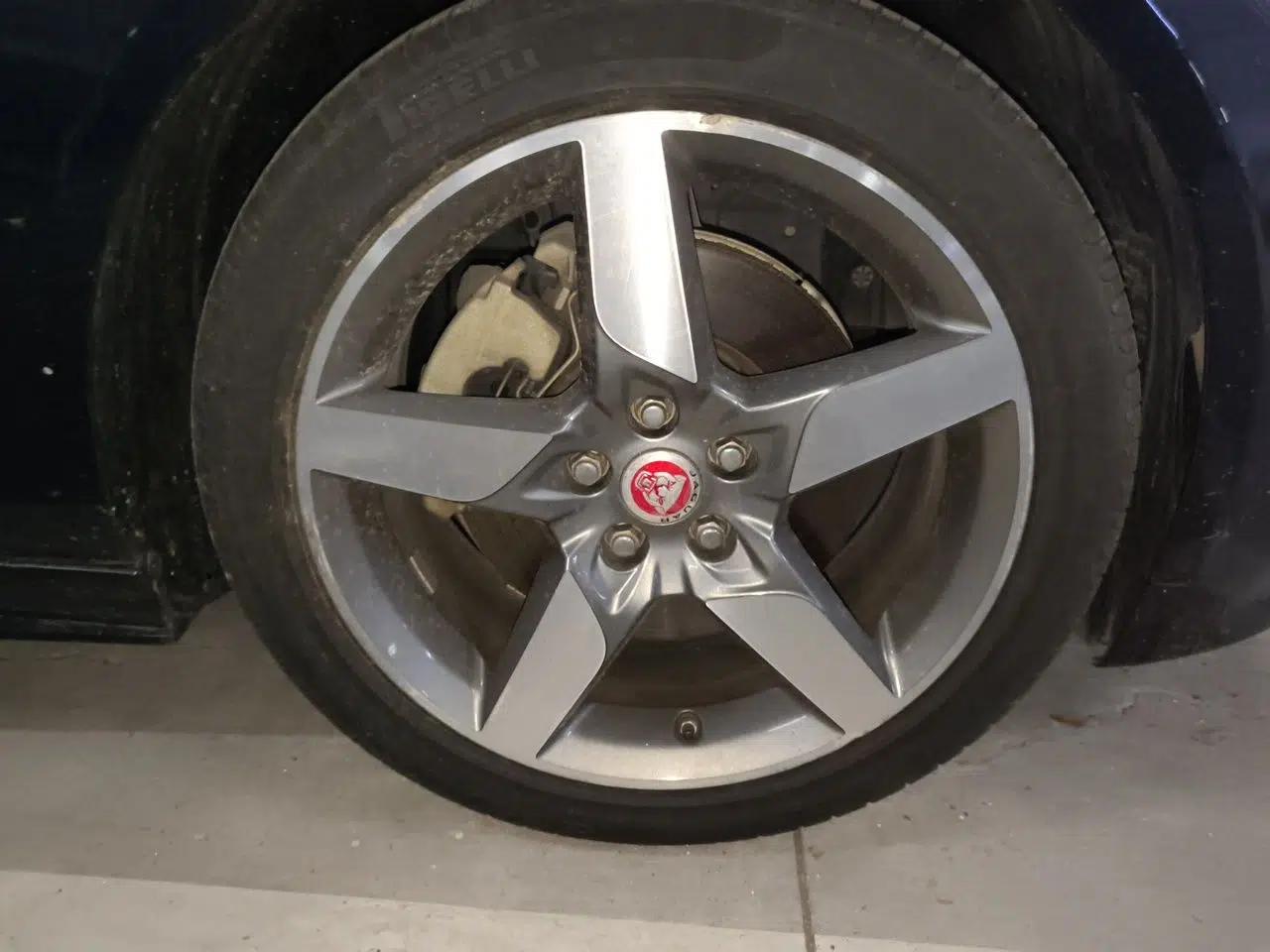 Jaguar XE 2015 2.0T 200 PS R-Sport — миниатюра 8