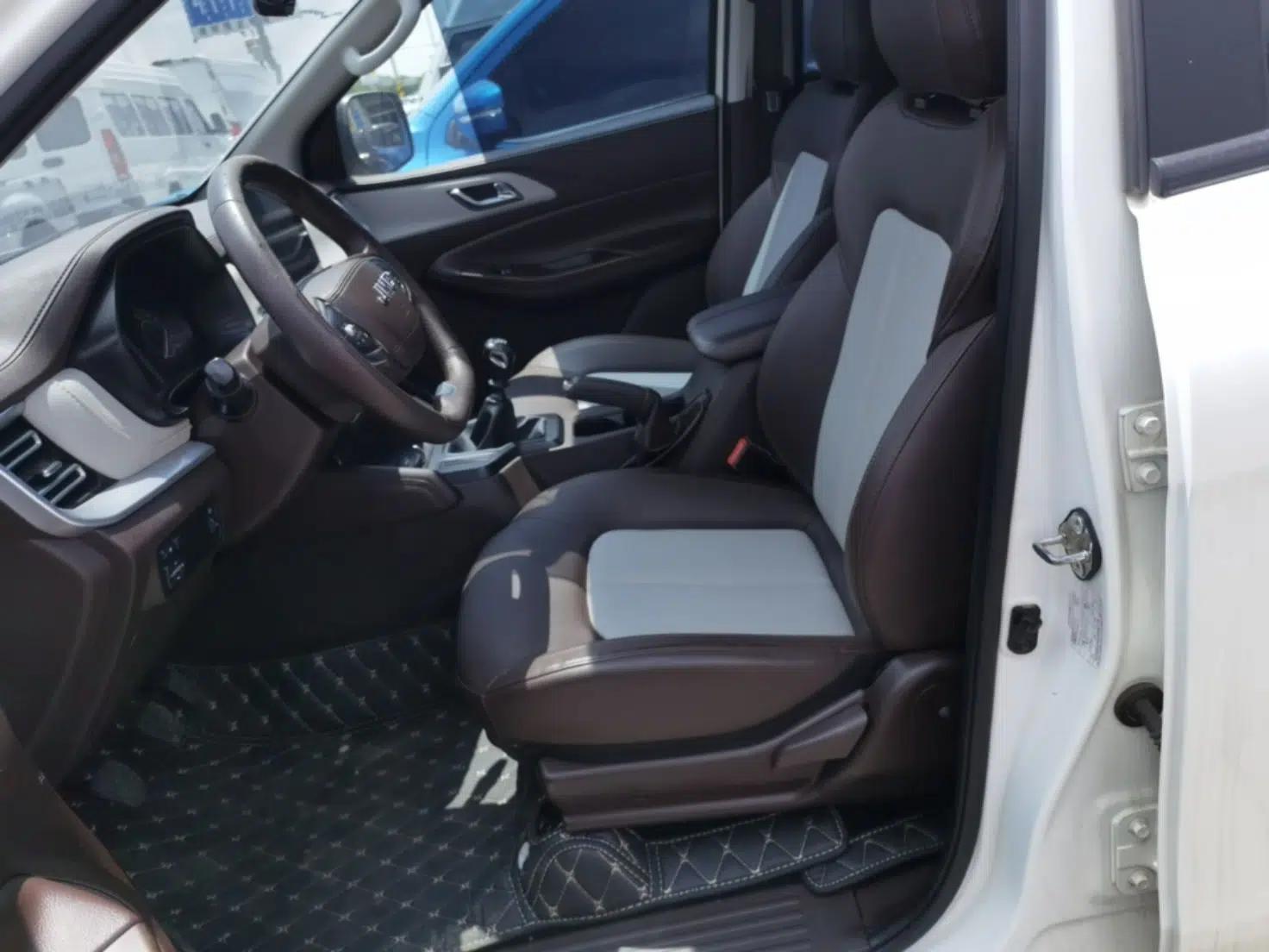 JMC Yuhu 7 2022 2.0T Manual Diesel 4x4 Comfort Version Standard Wheelbase — миниатюра 17