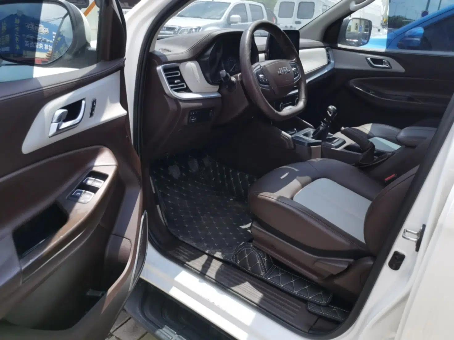 JMC Yuhu 7 2022 2.0T Manual Diesel 4x4 Comfort Version Standard Wheelbase — миниатюра 18