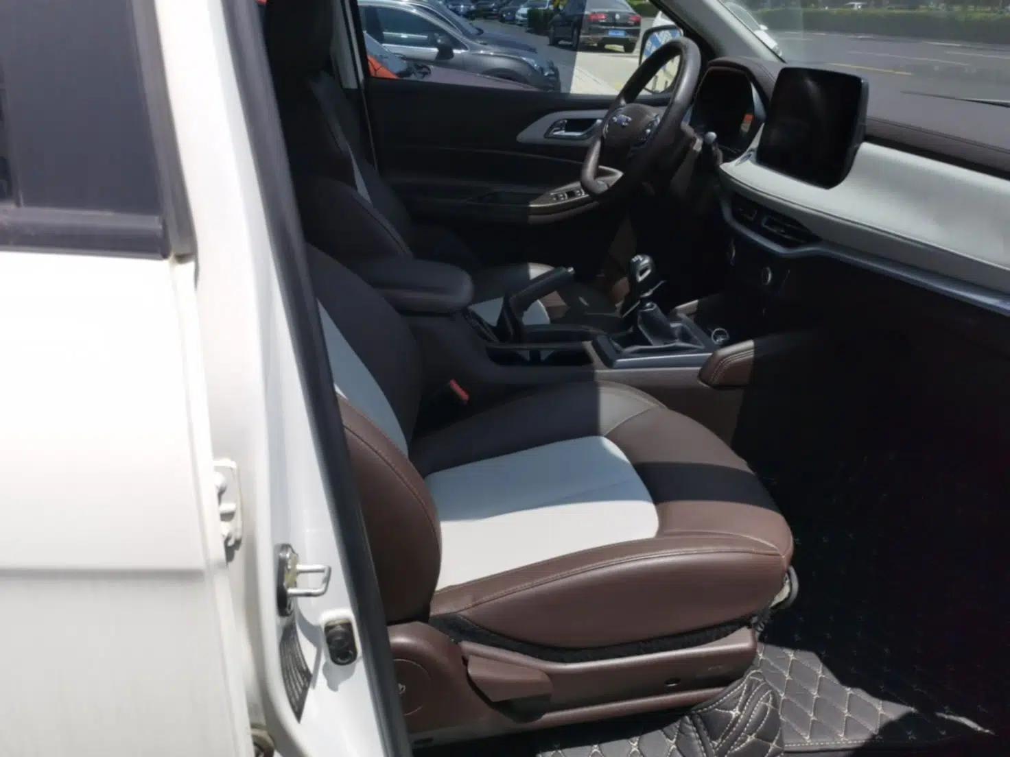 JMC Yuhu 7 2022 2.0T Manual Diesel 4x4 Comfort Version Standard Wheelbase — миниатюра 19