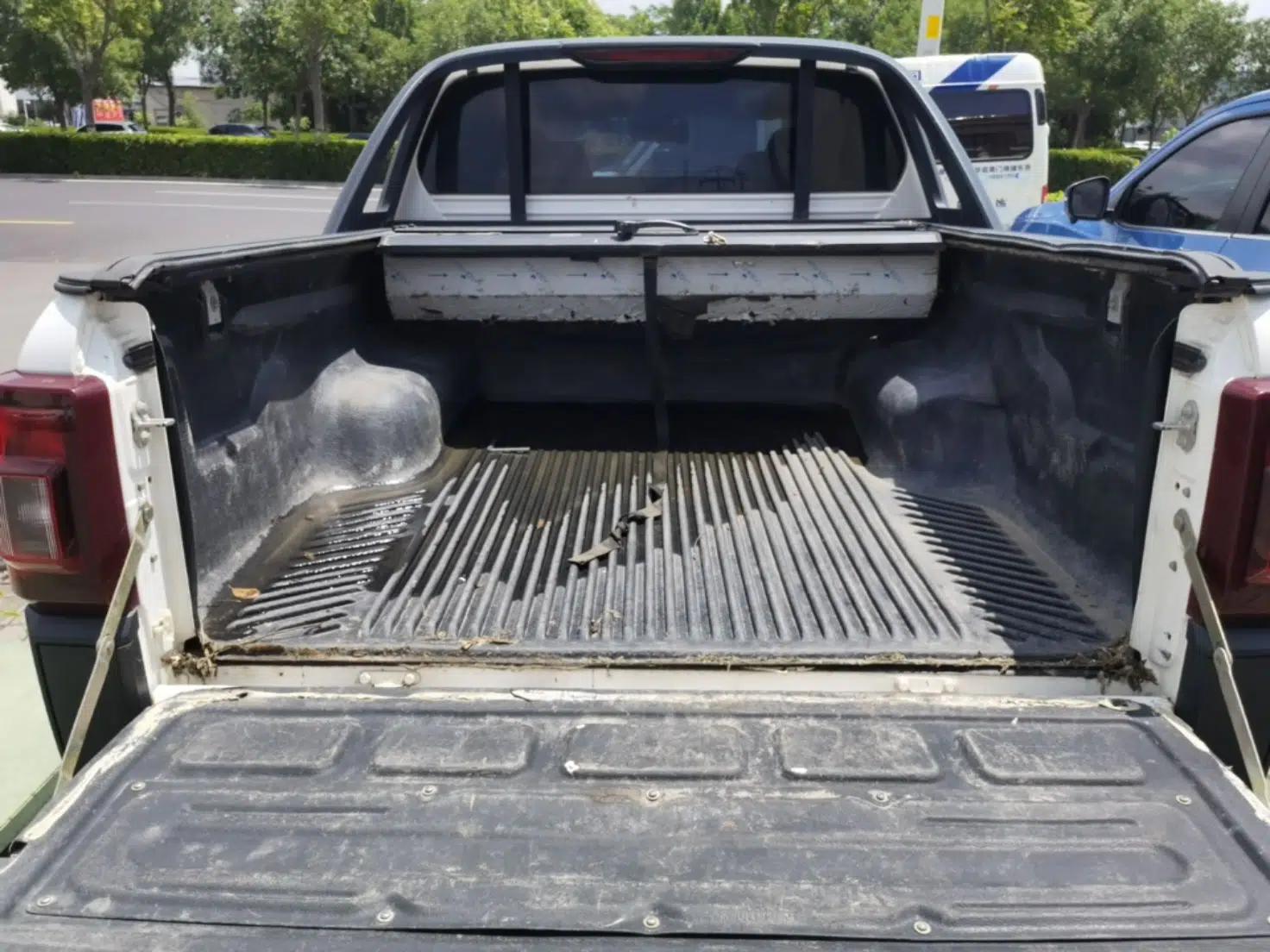 JMC Yuhu 7 2022 2.0T Manual Diesel 4x4 Comfort Version Standard Wheelbase — миниатюра 22