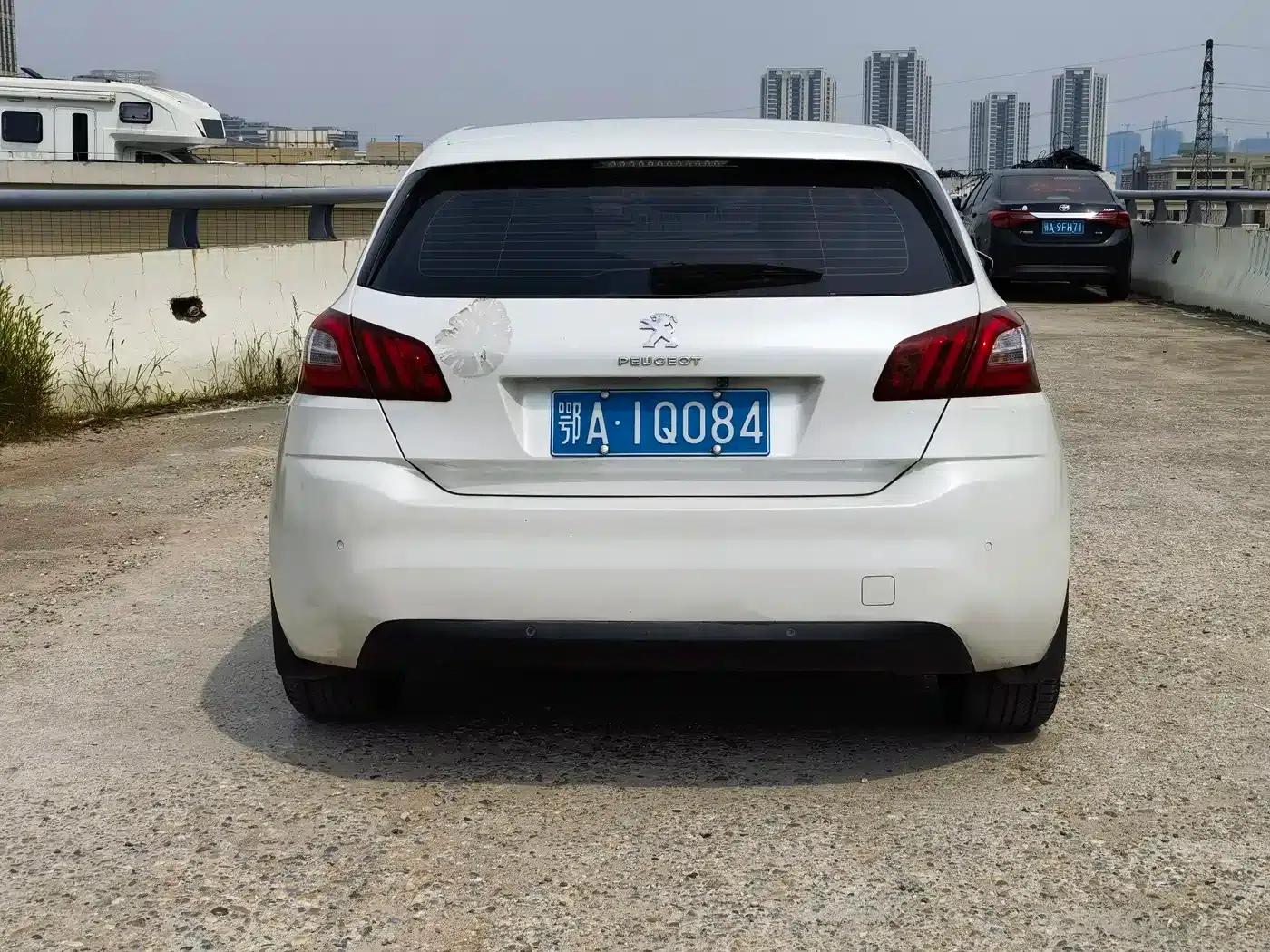 Peugeot 308S 2015 1.6T Automatic Sporty Edition — миниатюра 13