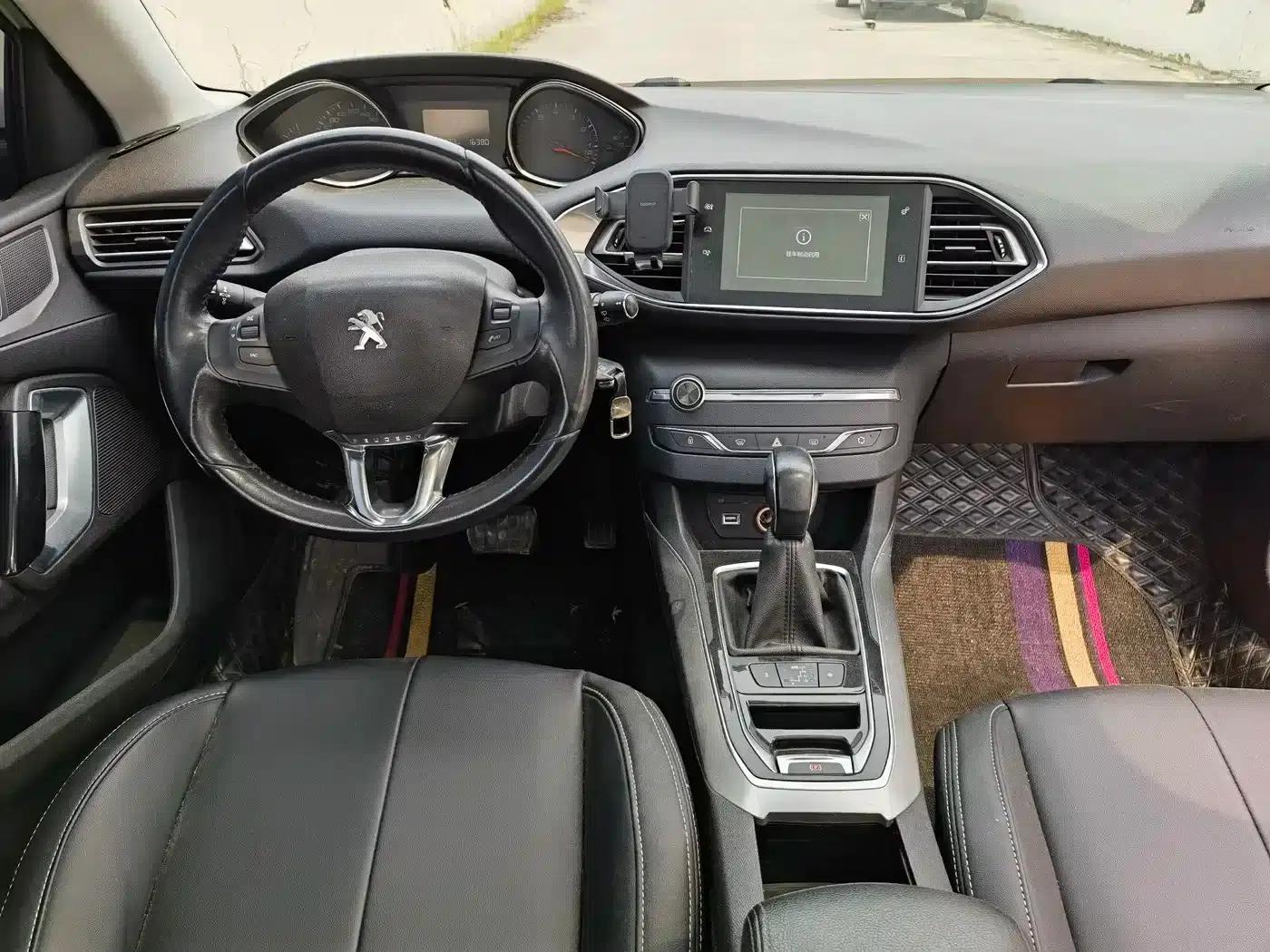 Peugeot 308S 2015 1.6T Automatic Sporty Edition — миниатюра 5