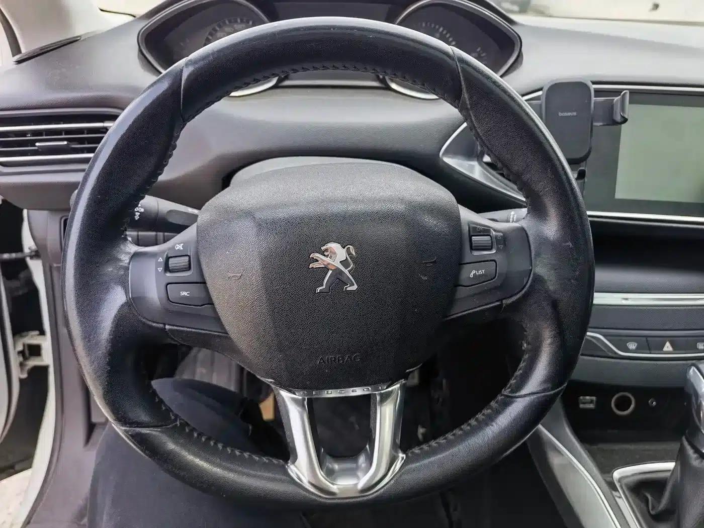 Peugeot 308S 2015 1.6T Automatic Sporty Edition — миниатюра 7