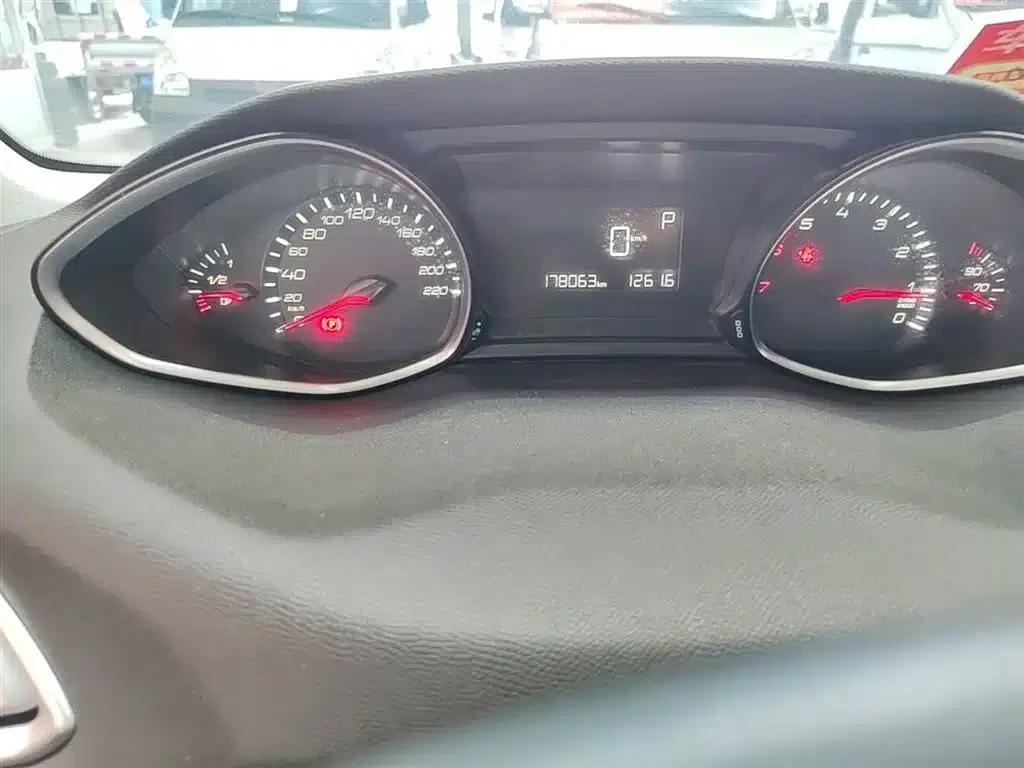Peugeot 308S 2015 1.2T Automatic Sporty Edition — миниатюра 12