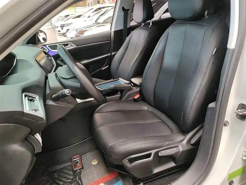 Peugeot 308S 2015 1.2T Automatic Sporty Edition — миниатюра 15