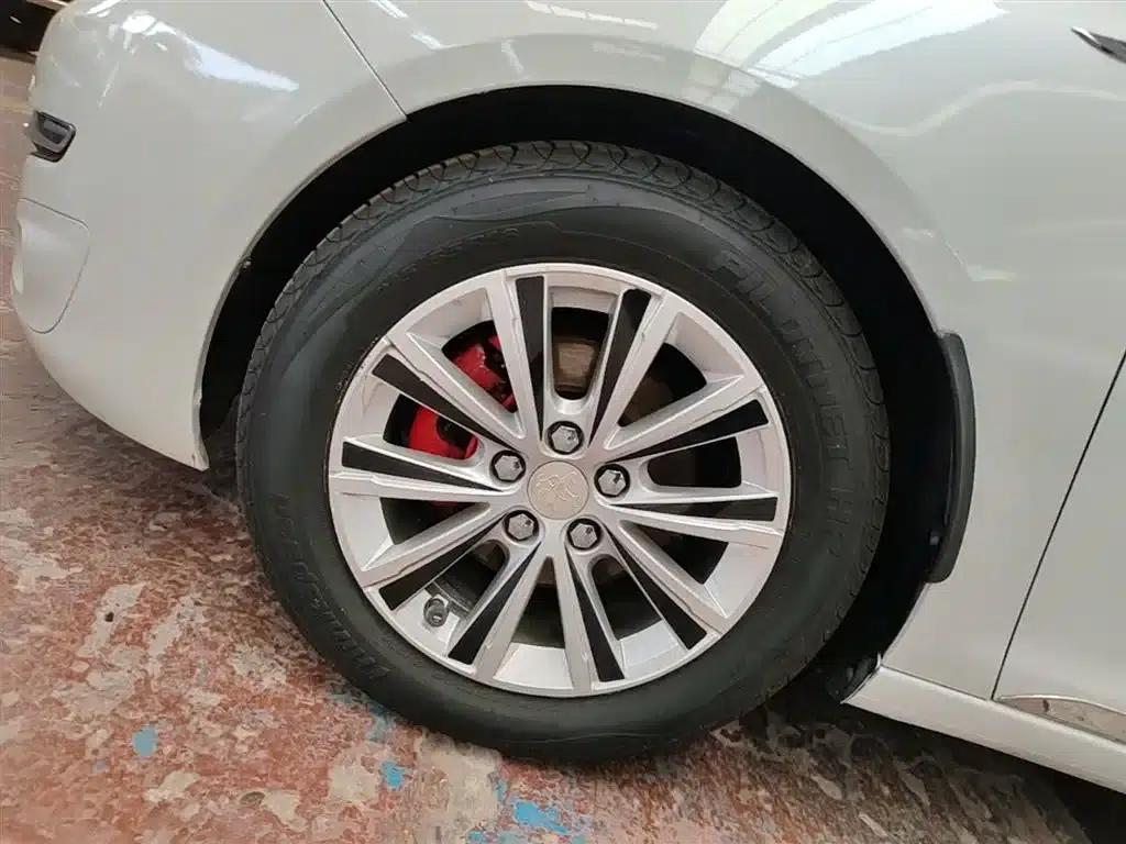 Peugeot 308S 2015 1.2T Automatic Sporty Edition — миниатюра 23