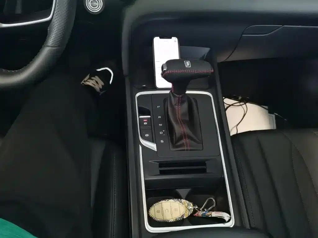 Bestune T55 2023 1.5T Automatic Leap Forward Edition — миниатюра 13