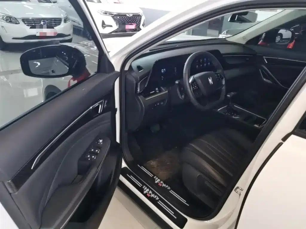 Bestune T55 2023 1.5T Automatic Leap Forward Edition — миниатюра 15
