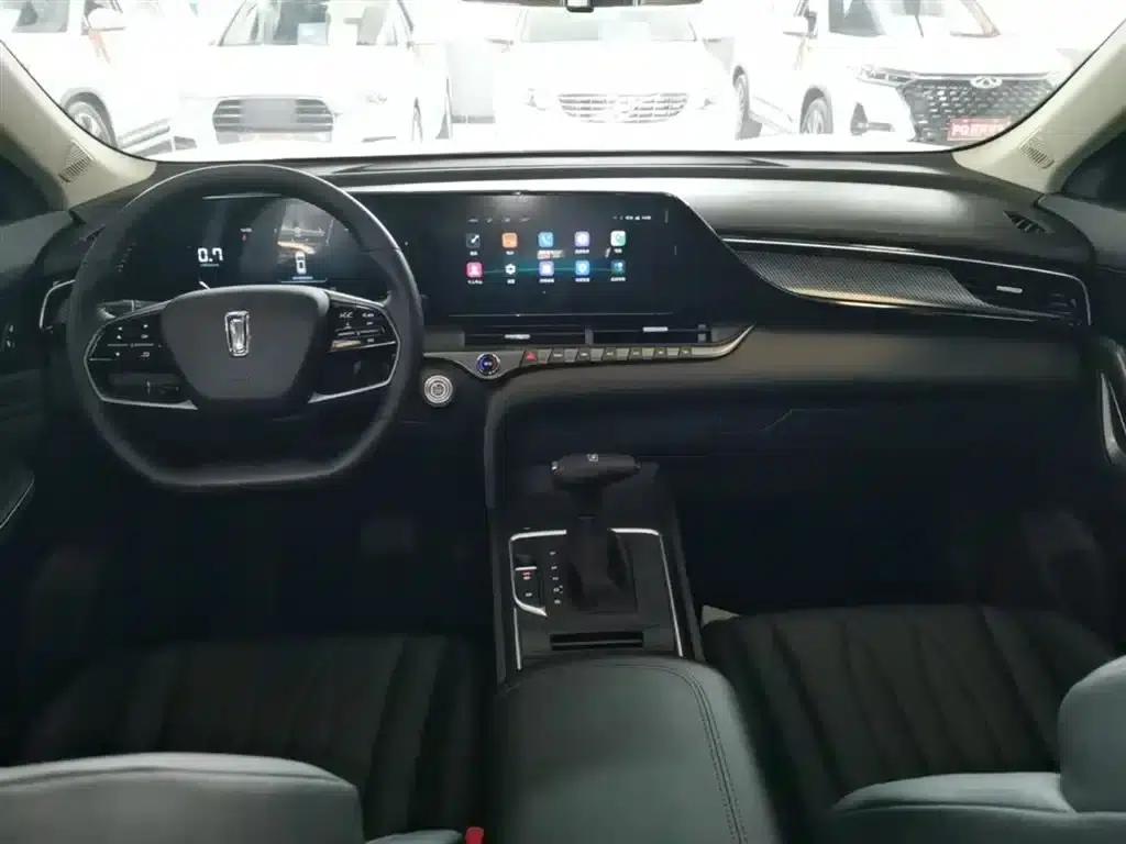 Bestune T55 2023 1.5T Automatic Leap Forward Edition — миниатюра 9