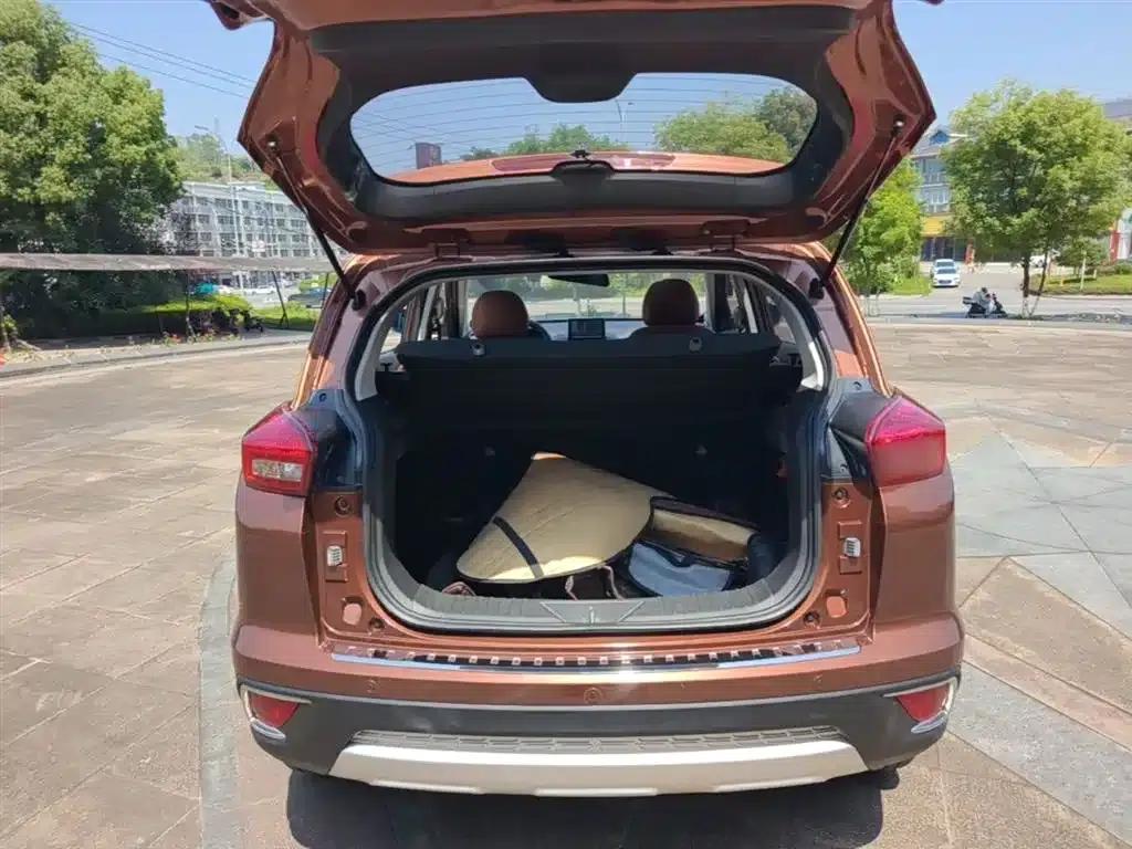 2016 Senova X35 1.5L Automatic Deluxe Edition — миниатюра 19