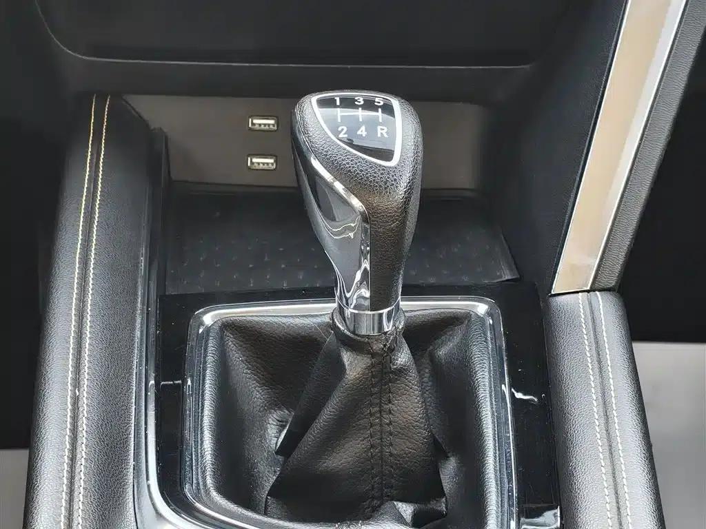 Beijing X3 2019 1.5L Manual Glory Edition — миниатюра 18