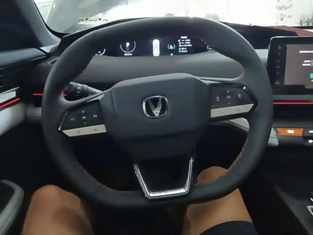 Changan UNI-V Smart Electric iDD 2024 Model Blue Whale Smart Electric iDD 136km Premium Edition — миниатюра 11