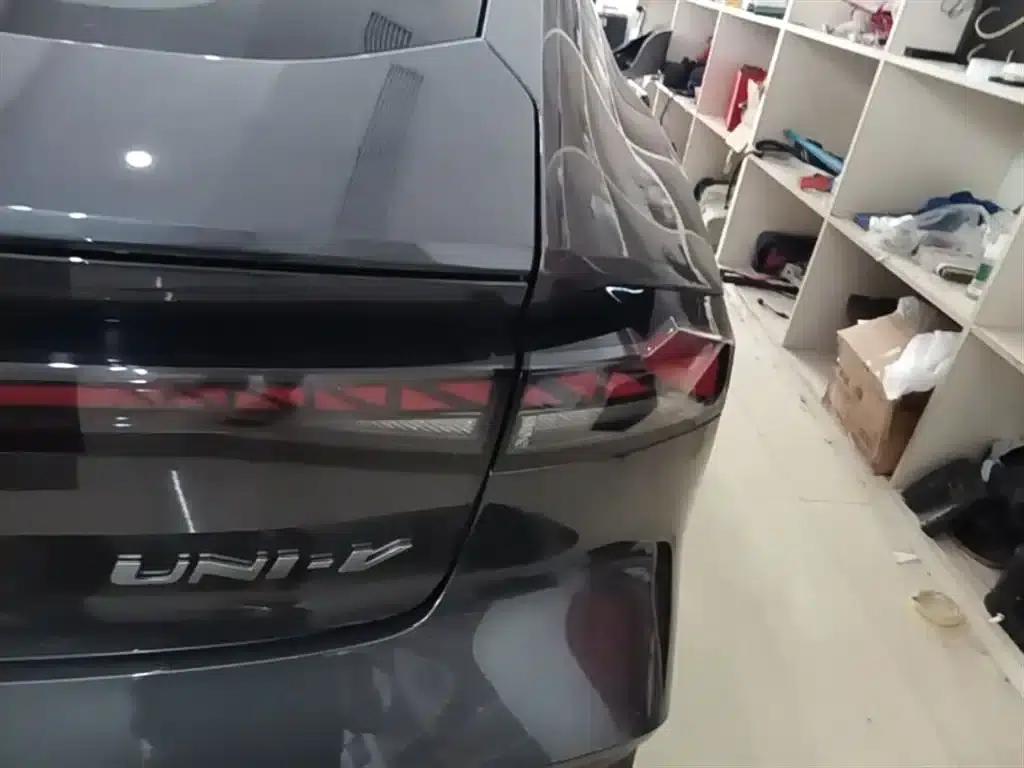 Changan UNI-V Smart Electric iDD 2024 Model Blue Whale Smart Electric iDD 136km Premium Edition — миниатюра 8
