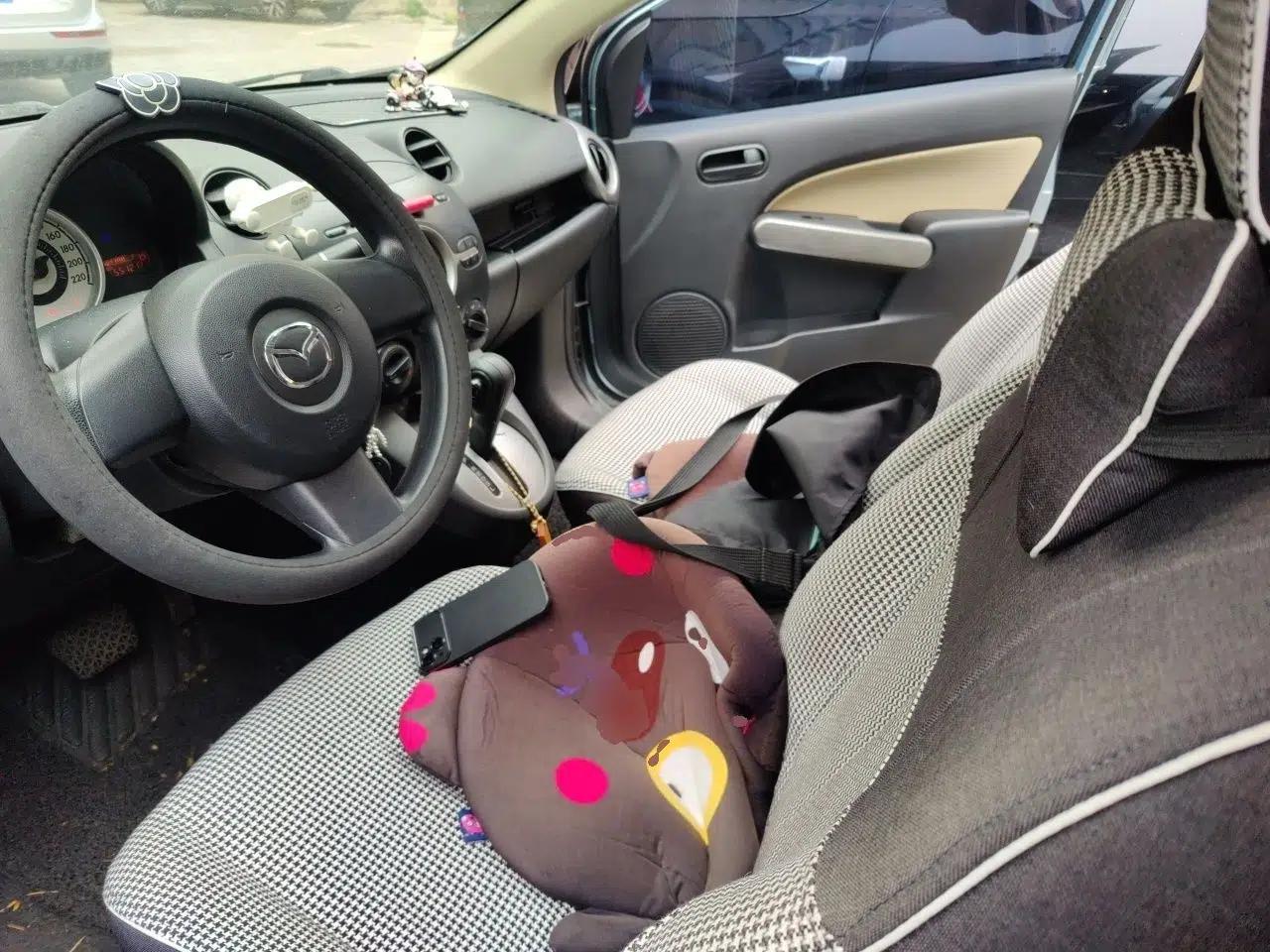 Mazda 2 2008 1.3L Automatic Standard Edition — миниатюра 15