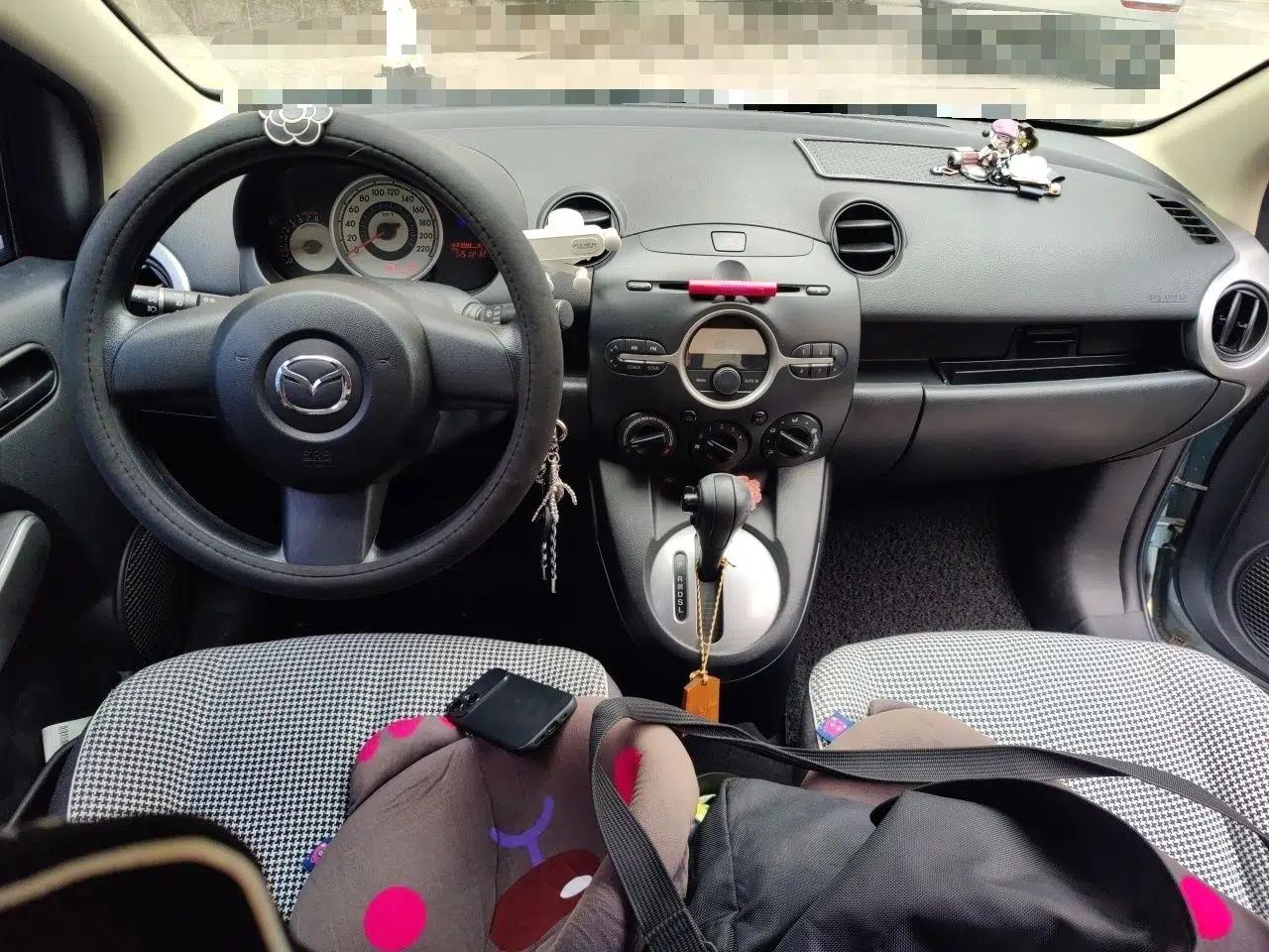 Mazda 2 2008 1.3L Automatic Standard Edition — миниатюра 9
