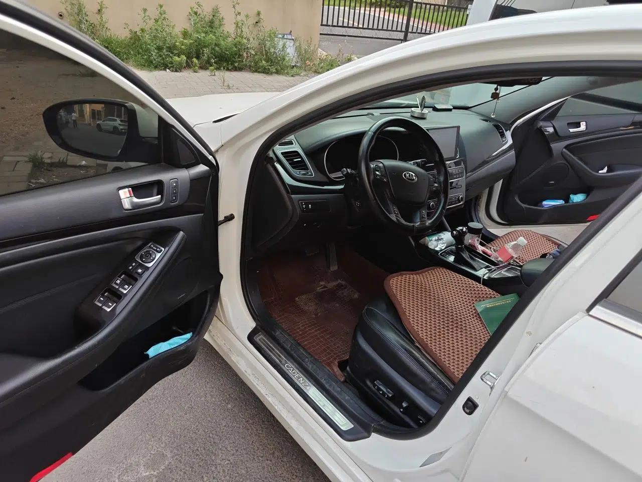 Kia Cadenza 2013 2.4L Elite Model China IV Standard — миниатюра 16