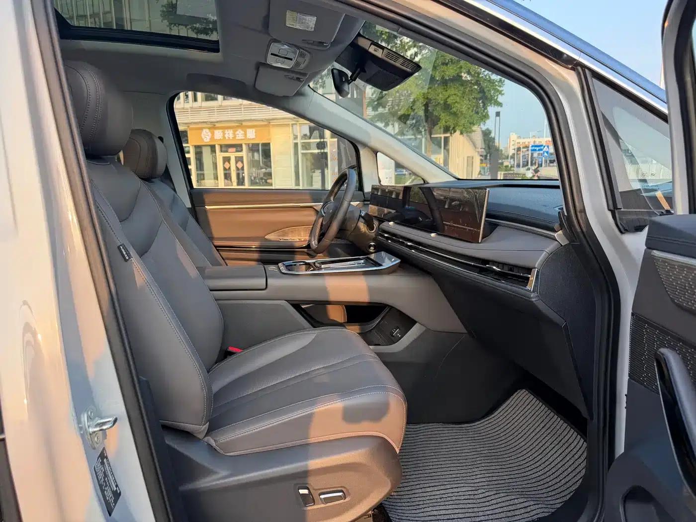 Maxus G70 2024 2.0T Automatic Flagship Edition 7-Seater — миниатюра 9