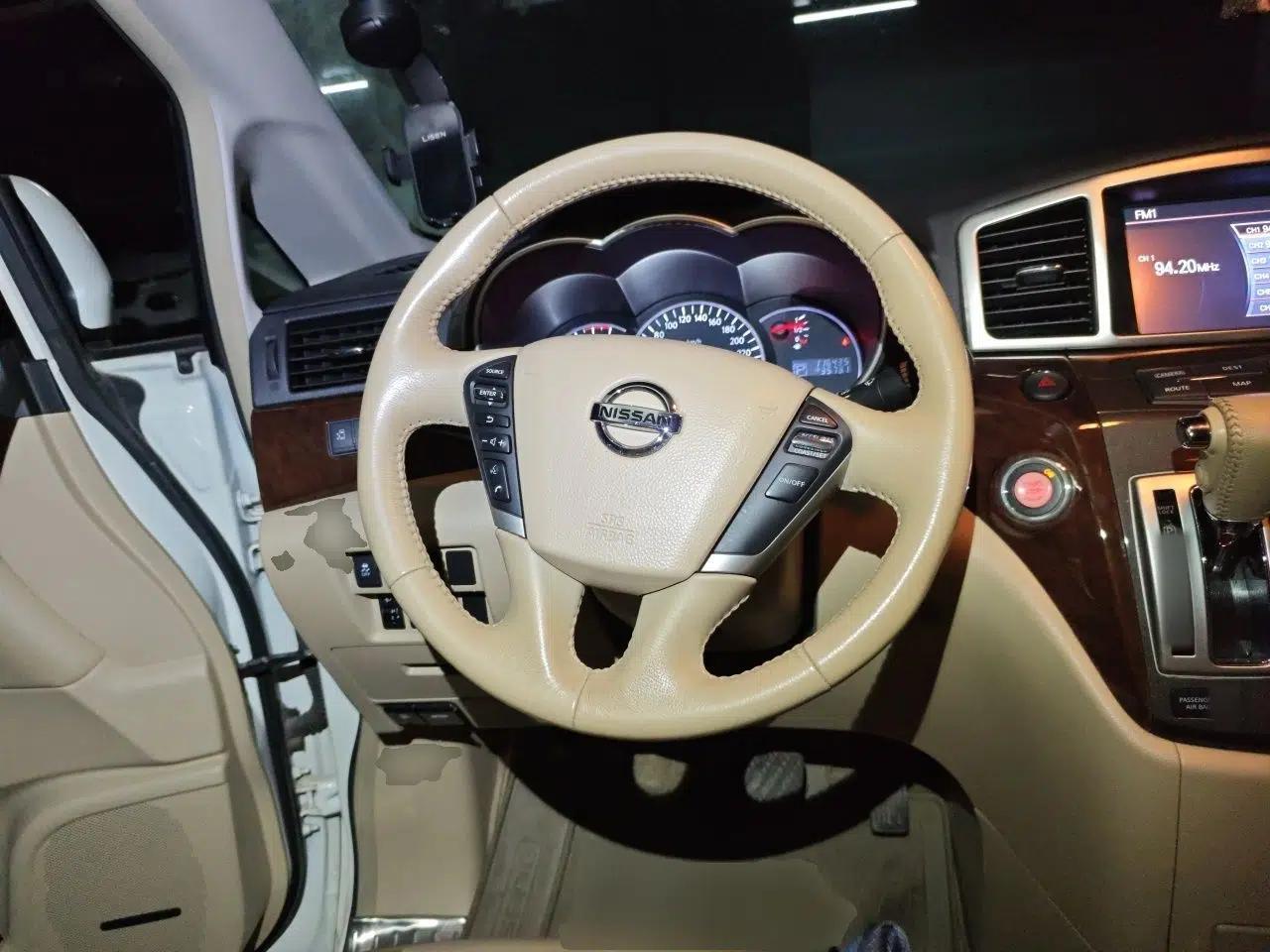 Nissan Quest 2015 3.5L SL — миниатюра 10