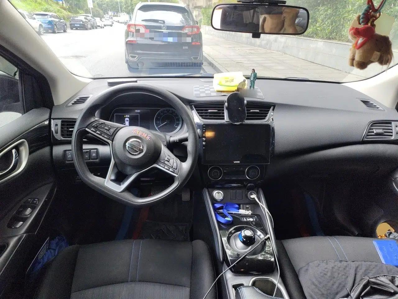 Nissan Sylphy EV 2018 Smart Edition — миниатюра 9