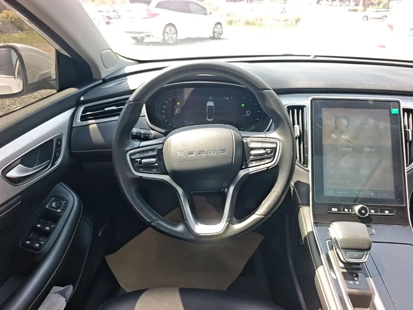 Roewe i6 MAX New Energy 2022 EV 500 Grand Touring Edition with Sunroof — миниатюра 13