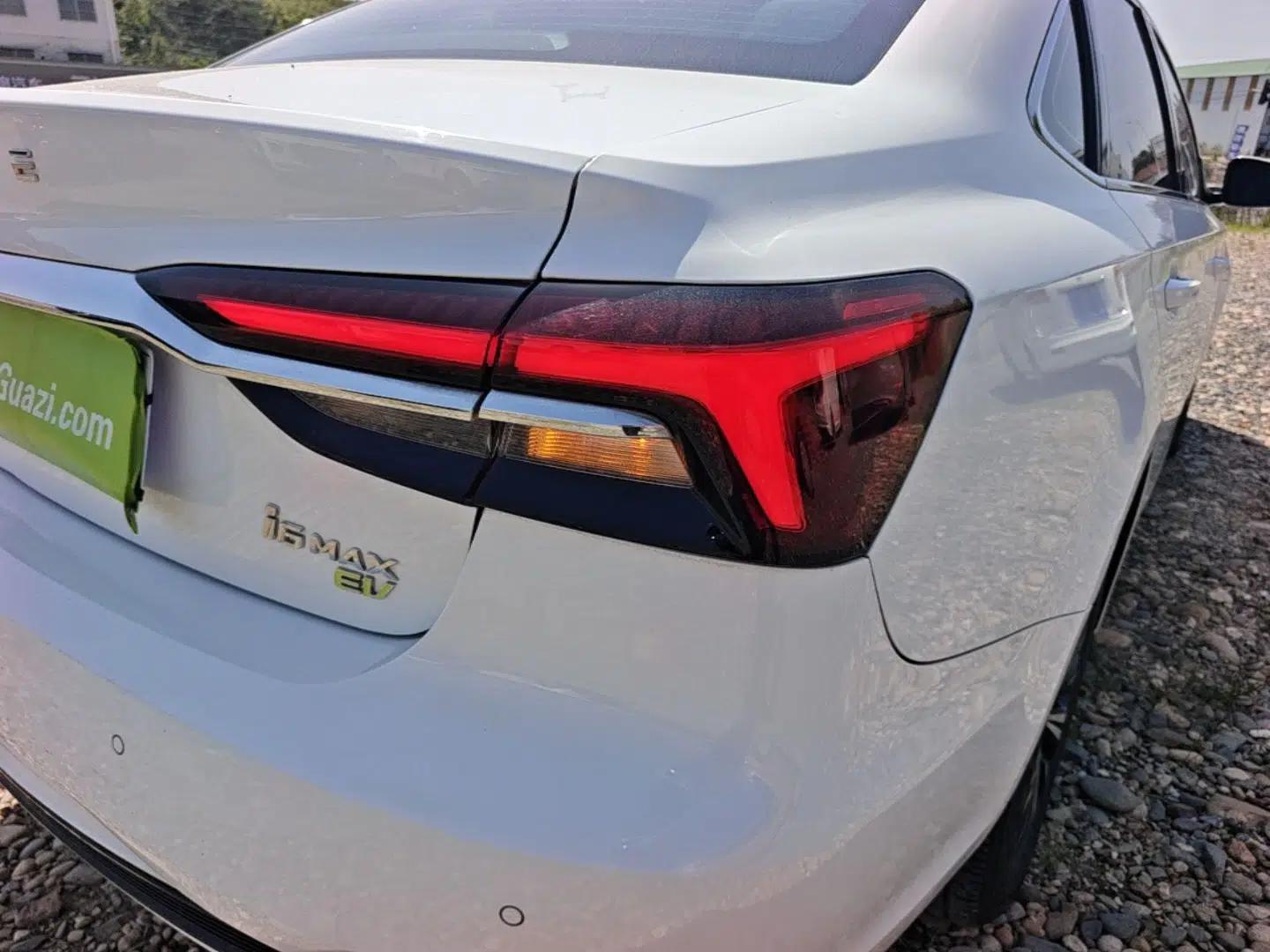 Roewe i6 MAX New Energy 2022 EV 500 Grand Touring Edition with Sunroof — миниатюра 9