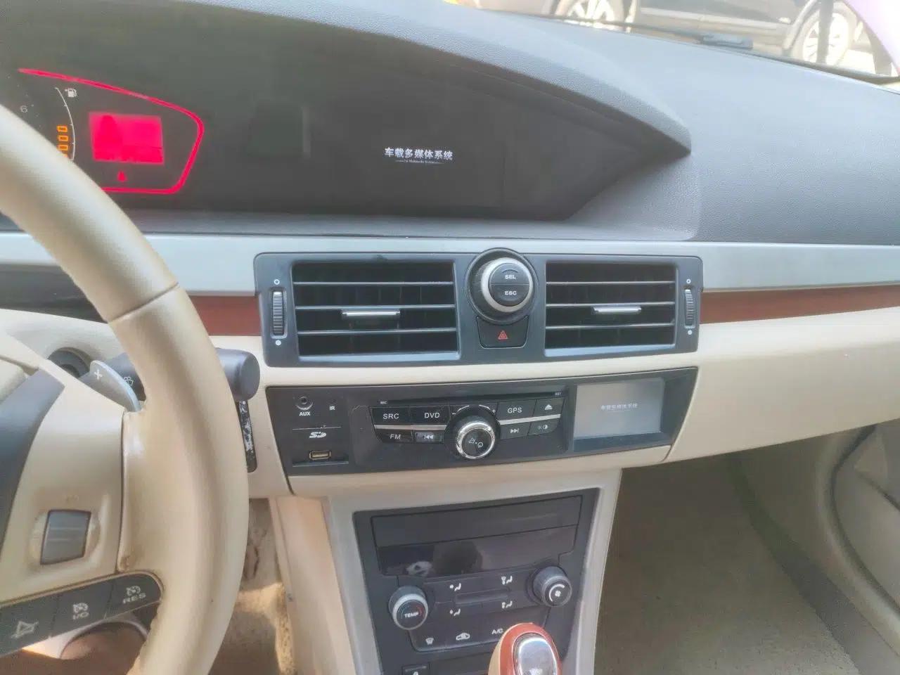 Roewe 550 2012 550 1.8L Automatic Value Edition — миниатюра 13