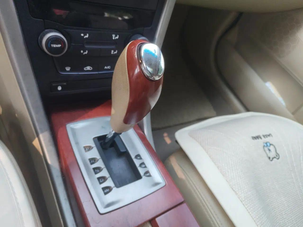 Roewe 550 2012 550 1.8L Automatic Value Edition — миниатюра 14