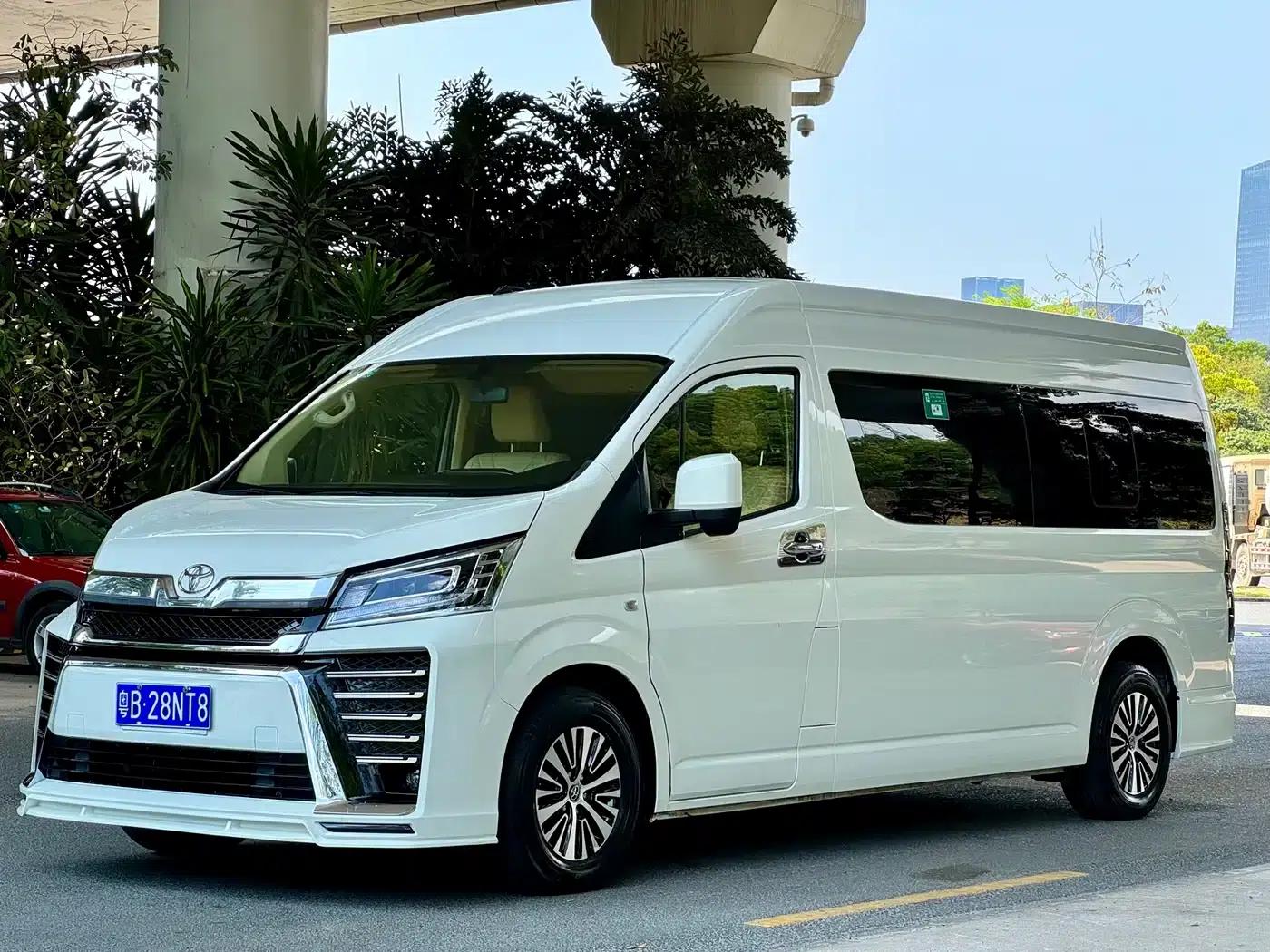 2022 HIACE 3.5L Automatic — миниатюра 1