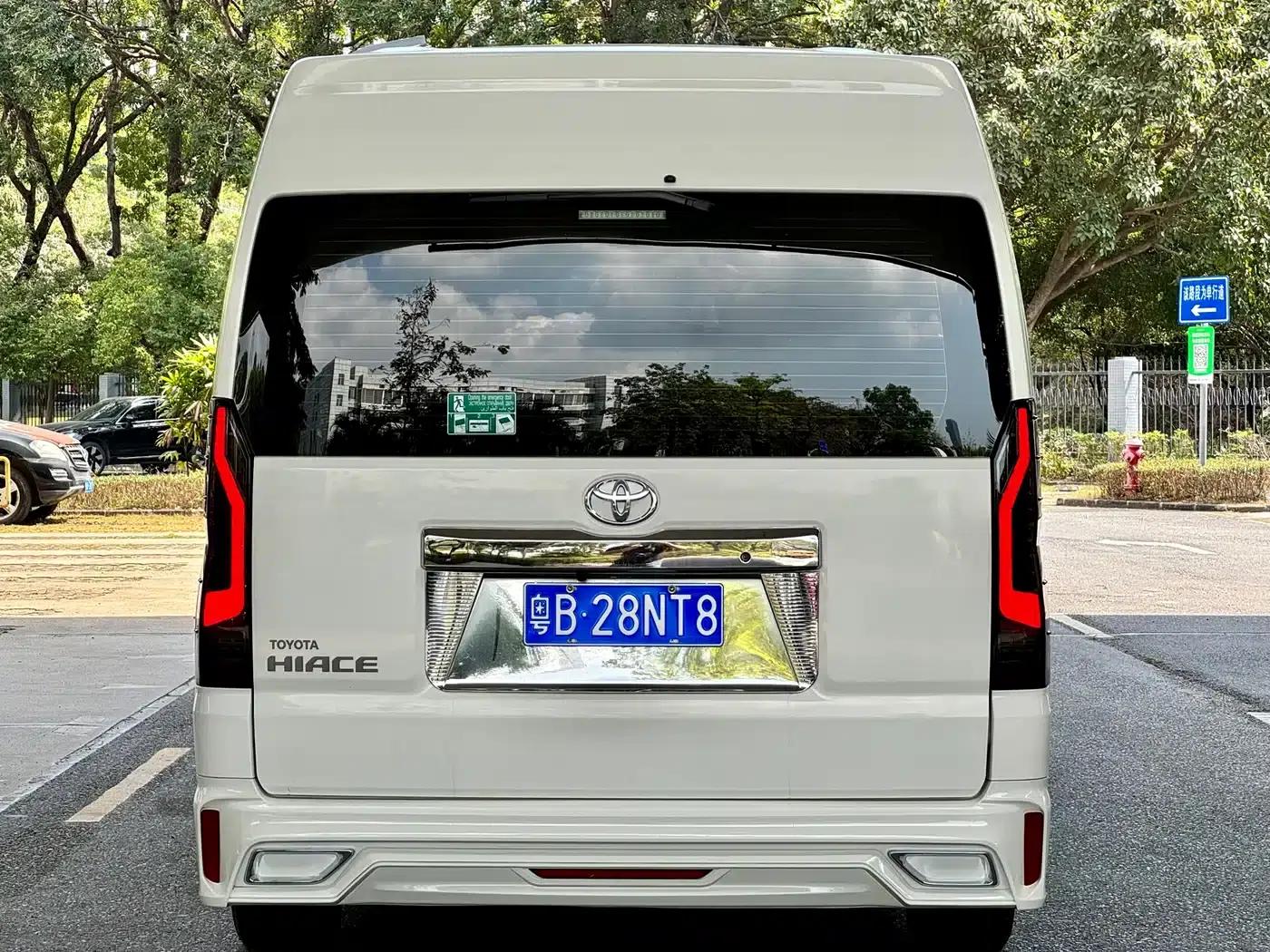 2022 HIACE 3.5L Automatic — миниатюра 18