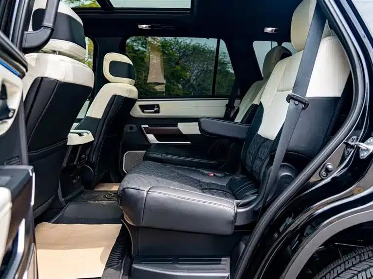 Sequoia 2025 3.5L Top Edition — миниатюра 12
