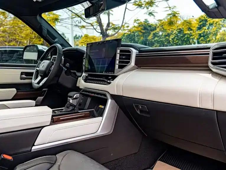 Sequoia 2025 3.5L Top Edition — миниатюра 8