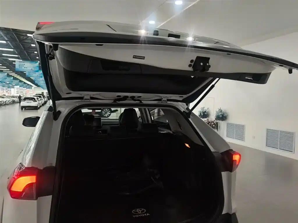 RAV4 Hybrid E+ 2021 2.5L 2WD Elite Pro — миниатюра 18