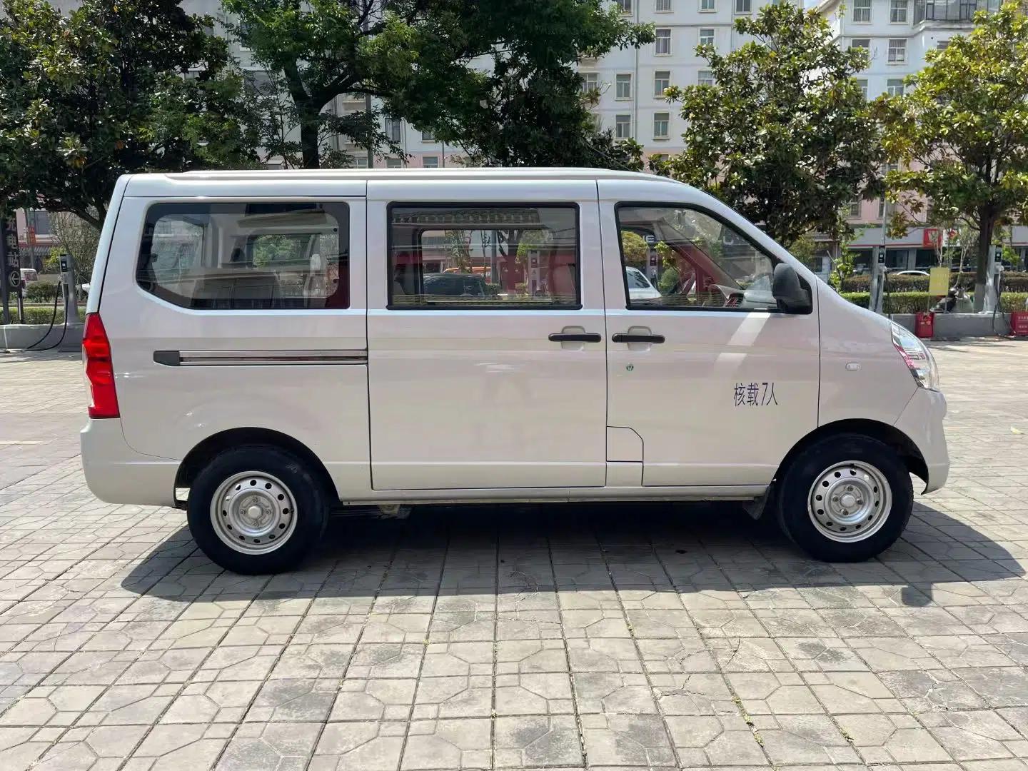 Wuling Rongguang S 2023 1.5L Base Version 5/7 Seats — миниатюра 4