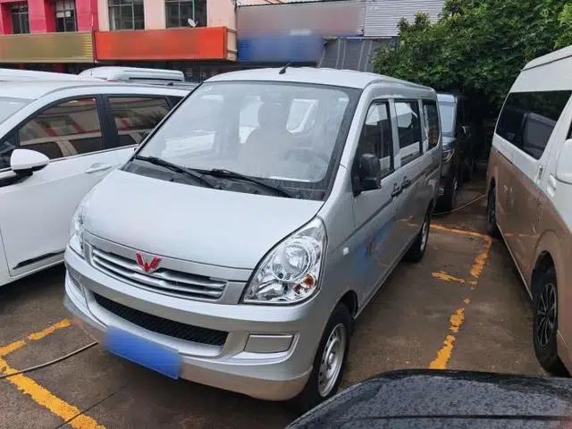 Wuling Rongguang S 2023 1.5L Base Version 5/7 Seats