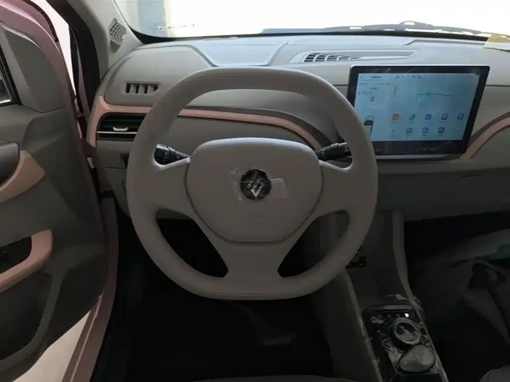 Yizhi EV3 2025 Plus 330KM Comfort Model — миниатюра 11