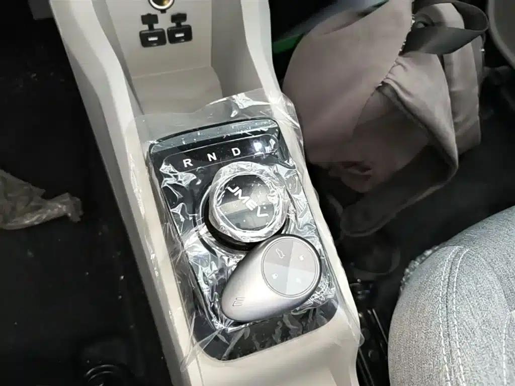 Yizhi EV3 2025 Plus 330KM Comfort Model — миниатюра 14
