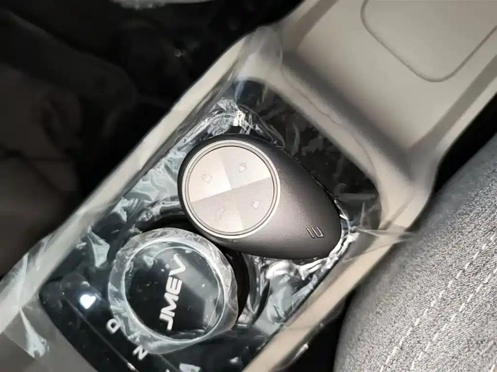 Yizhi EV3 2025 Plus 330KM Comfort Model — миниатюра 9