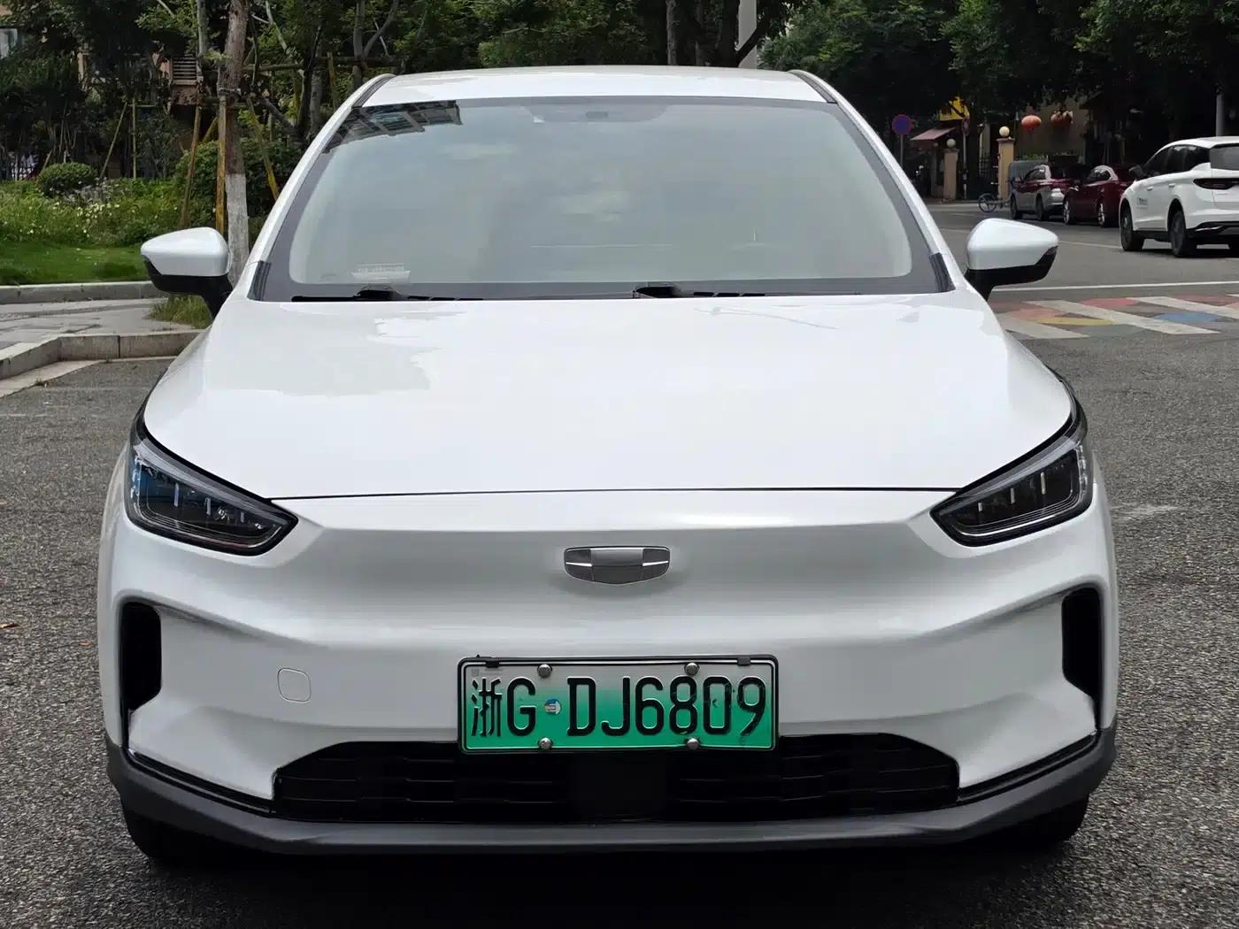 Geely Geometry C 2022 Blueberry C400 — миниатюра 2
