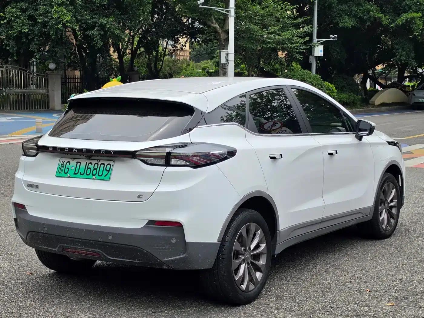 Geely Geometry C 2022 Blueberry C400 — миниатюра 5