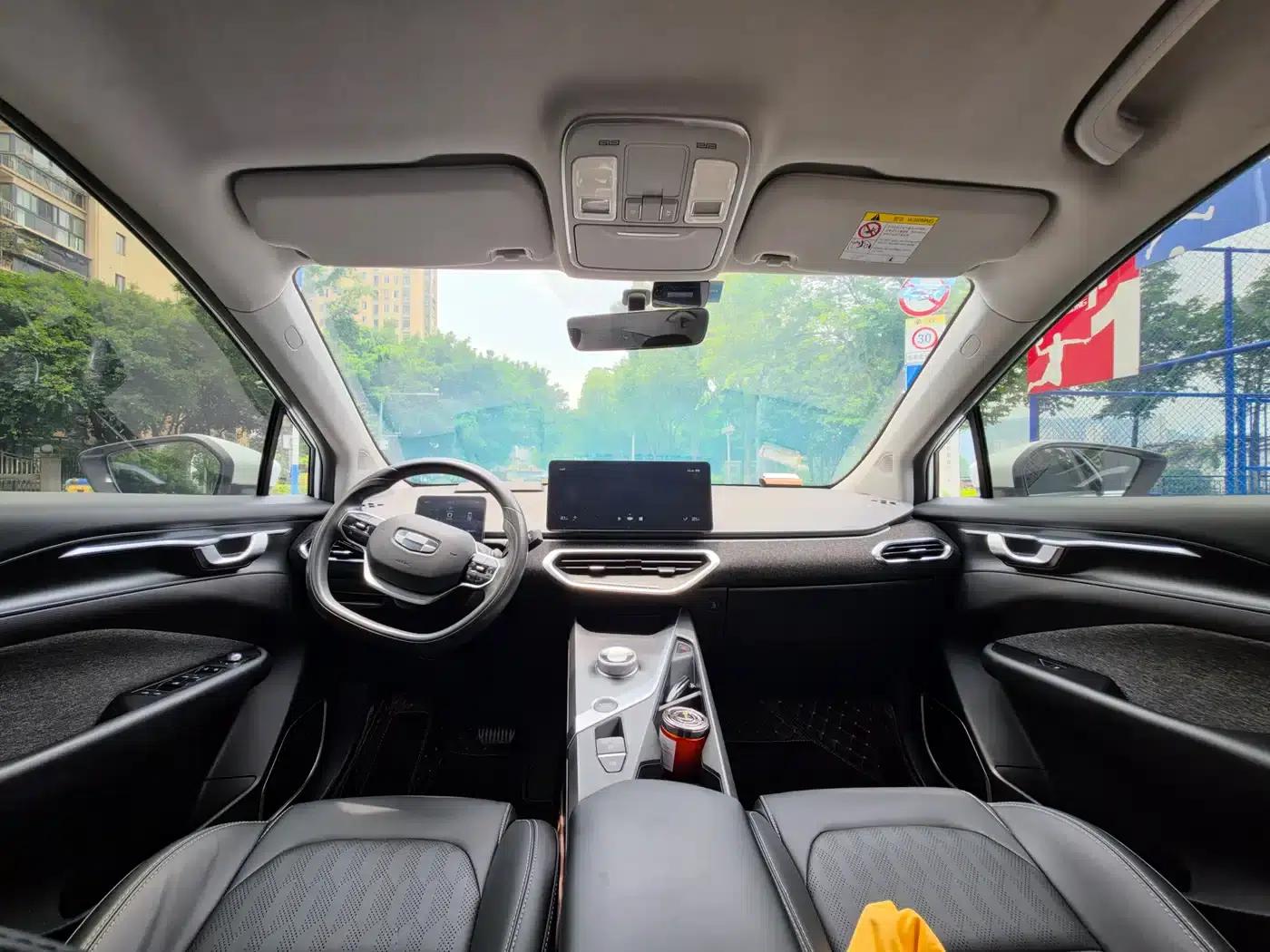 Geely Geometry C 2022 Blueberry C400 — миниатюра 9