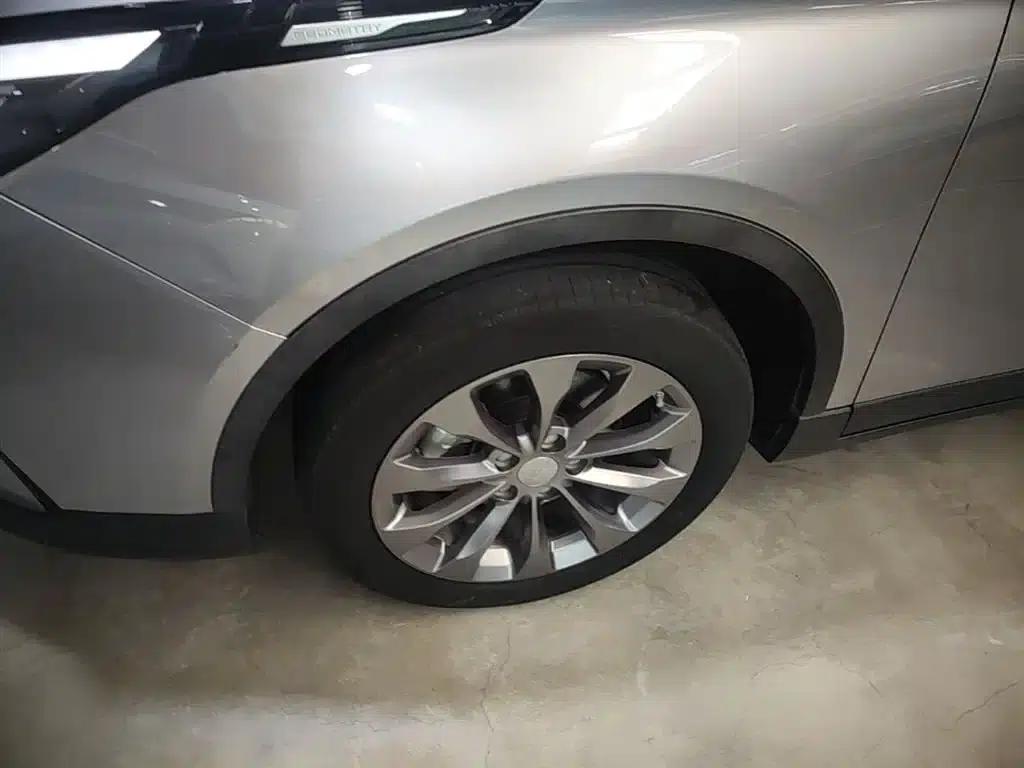 Geely Geometry M6 2022 450 New Smart Edition — миниатюра 23