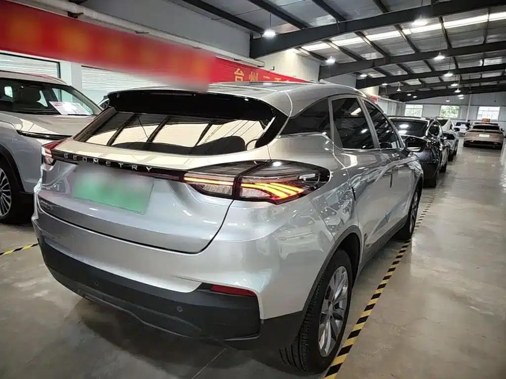 Geely Geometry M6 2022 450 New Smart Edition — миниатюра 7