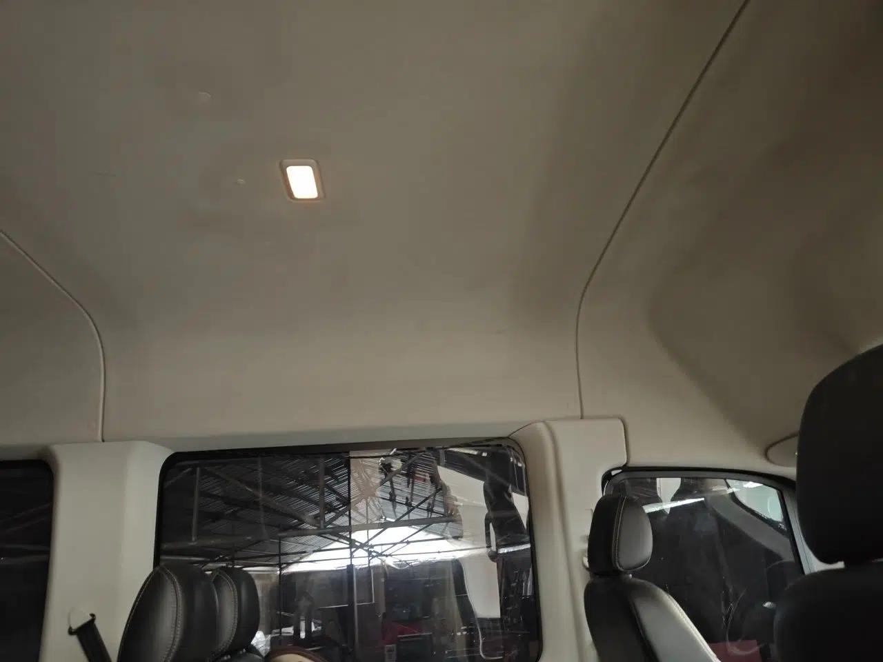 Iveco Eurocargo 2020 3.0T Automatic Chao Rui Short Wheelbase High-Roof F1C — миниатюра 18