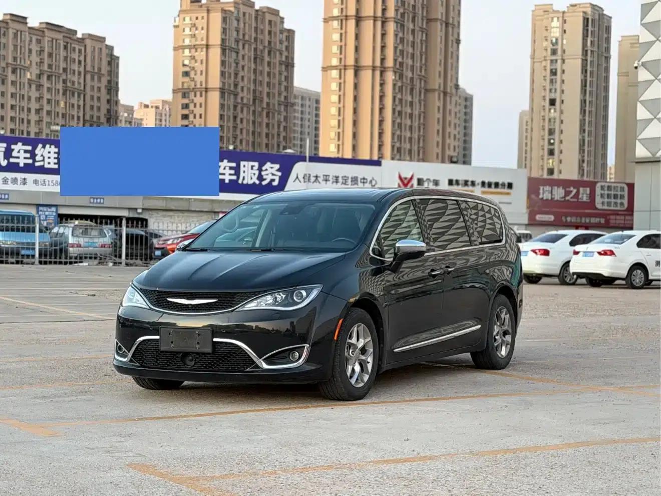 2017 Imported Grand Voyager 3.6L Premium Edition — миниатюра 1