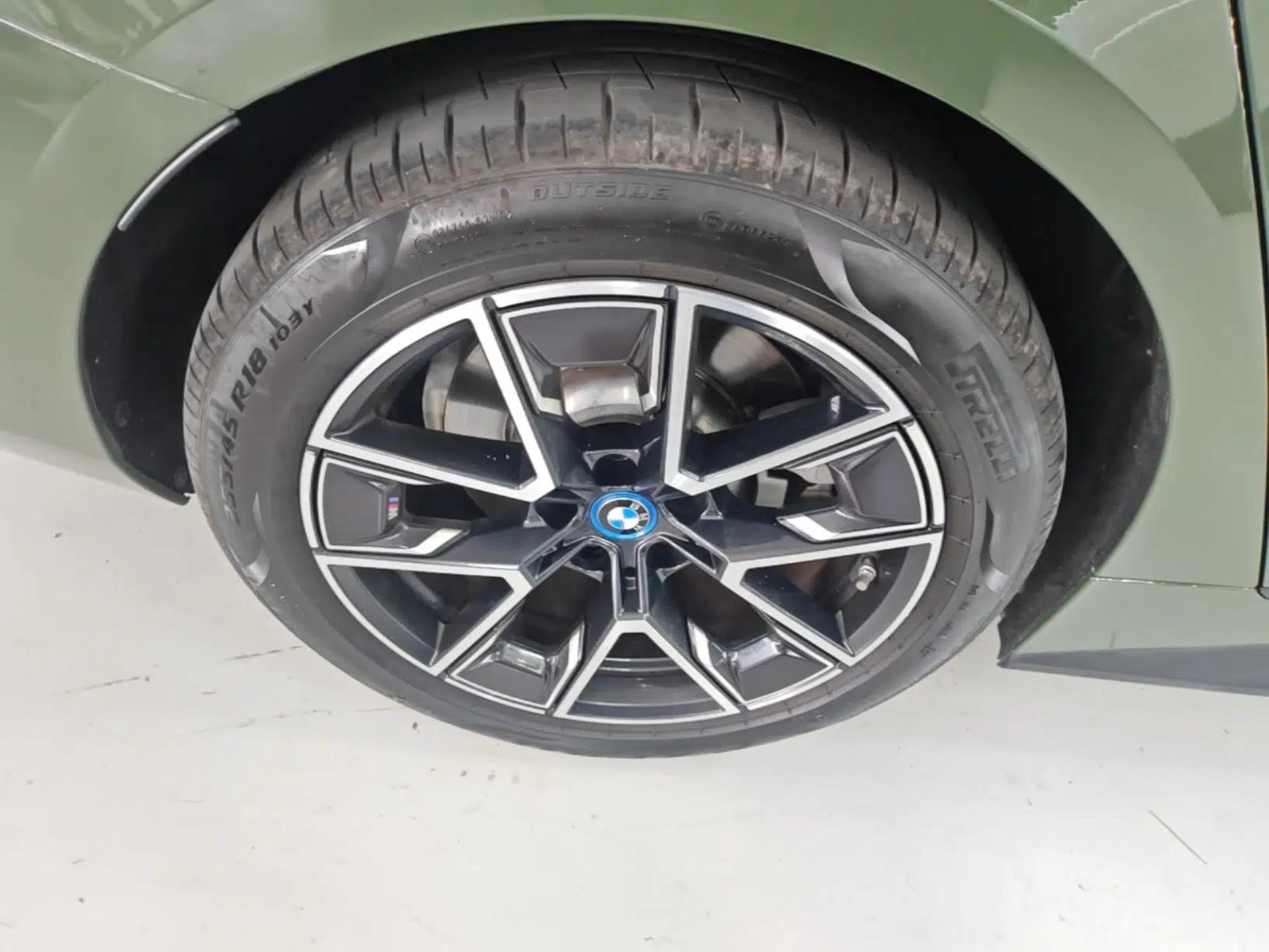 BMW i4 2023 eDrive35 — миниатюра 11