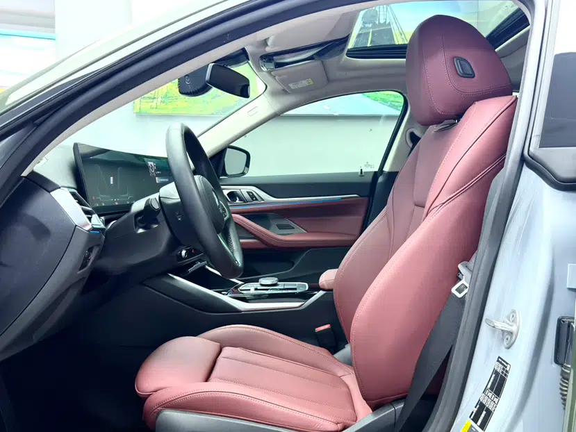 BMW i4 2023 eDrive35 — миниатюра 40